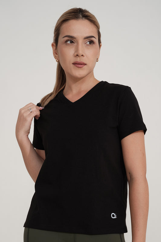 Essential V Neck Tee S / Black - amanté Sportswear
