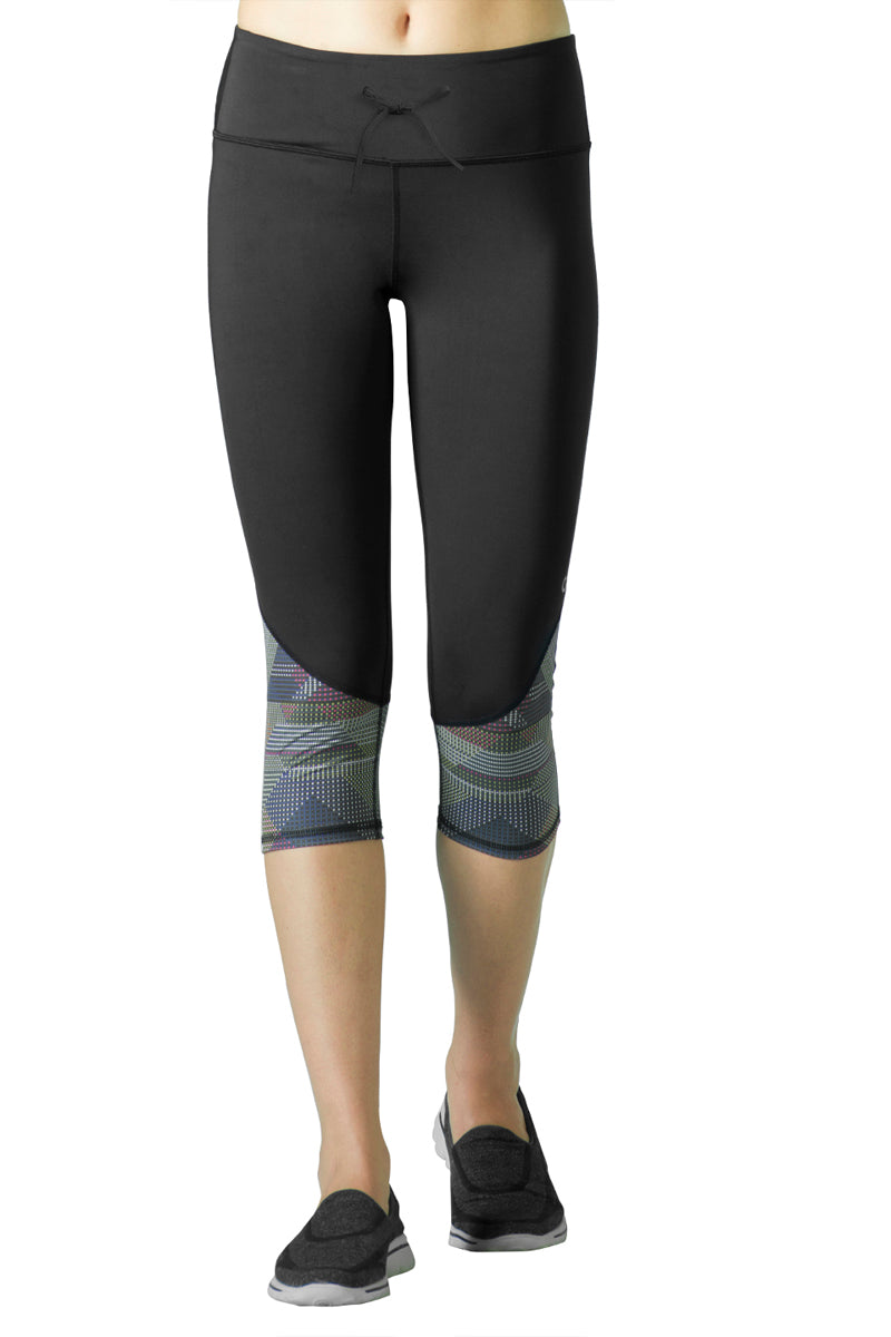 Geo Print Capri Pant M / Black Print - amanté Sportswear - Image 1 of 6